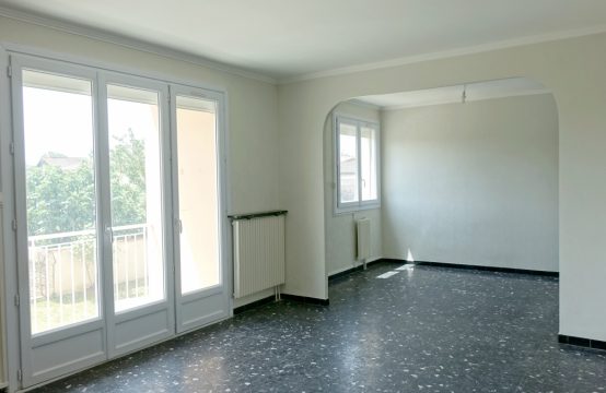 LOUÉ! BLAGNAC Centre Appartement T4 en 1er étage avec Cave et Parking