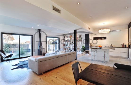 VENDU! EXCLUSIVITÉ UNIQUE! BLAGNAC Contemporaine T6 de 2014 avec Garage et Piscine