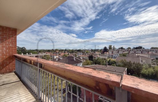 BLAGNAC Centre Tramway Guyenne Berry T3 Dernier étage Balcon Cave Parking