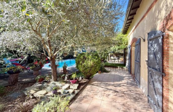 EXCLUSIVITÉ VENTE CORNEBARRIEU Maison individuelle T6 sur 1000 m² avec Piscine