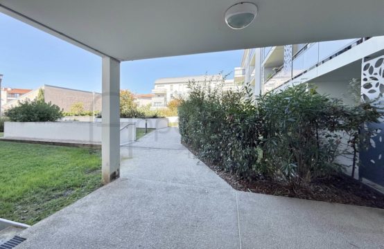 EXCLUSIVITÉ VENTE BLAGNAC T2 Dernier étage + Balcon couvert + 1 Parking sous-sol boxable