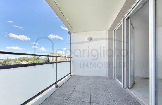 EXCLUSIVITÉ VENTE BLAGNAC T2 Dernier étage + Balcon couvert + 1 Parking sous-sol boxable