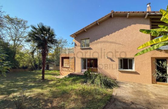EXCLUSIVITÉ VENTE CORNEBARRIEU Cœur de village T3bis T4 de 118 m² avec dépendance et Jardin 1100 m² piscinable et constructible